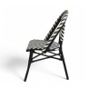 Chaise de restaurant tressé noir et blanche motif chevron structure aluminium noir
