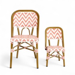 chaise de terrasse bistrot parisien en aluminium et tressage polyrotin ALMA rose et blanche