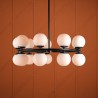 Lustre design noir mat avec 16 globes en verre blanc opalin – éclairage moderne et élégant pour salle à manger ou salon