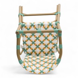 chaise haute bébé parisienne tressée design rotin tressage de couleur vert jaune et blanc