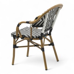 fauteuil extérieur restaurant bayonne rotin tressage noir et blanc