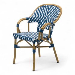 fauteuil extérieur restaurant bayonne rotin tressage bleu et blanc