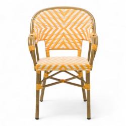 fauteuil extérieur restaurant bayonne rotin tressage jaune et blanc