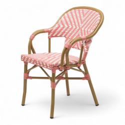 fauteuil extérieur restaurant bayonne rotin tressage rose et blanc