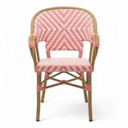 fauteuil extérieur restaurant bayonne rotin tressage rose et blanc