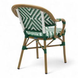 fauteuil extérieur restaurant bayonne rotin tressage vert et blanc