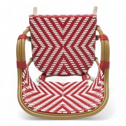 fauteuil extérieur restaurant bayonne rotin tressage rouge et blanc