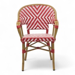 fauteuil extérieur restaurant bayonne rotin tressage rouge et blanc