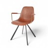 Fauteuil d'intérieur Tucson, assise et dossier en similicuir marron, et pieds en métal, accoudoir avec métal doré