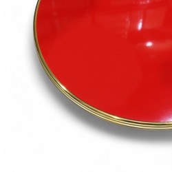 Plateau de table bistrot tradition couleur Rouge Fatal, cerclage mouluré doré en laiton massif