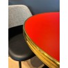 Plateau de table bistrot tradition couleur Rouge Capucine, cerclage mouluré doré en laiton massif