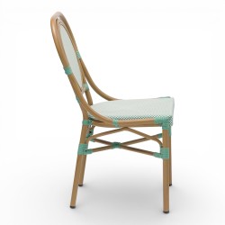 chaise de terrasse parisienne en textilène vert et blanc structure alu rotin empilable