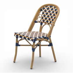 chaise de terrasse parisienne rotin BOURBON, de couleur Blanche, Bleue et jaune. Mobilier de qualité professionnelle.