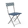 Chaise de jardin pliante Bistromania, tressage bleu et blanc, structure en acier noir.