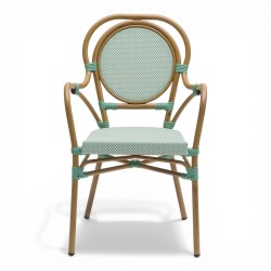 Fauteuil de terrasse au tressage vert et blanc. Fauteuil d'extérieur pour restaurant