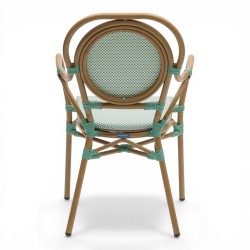 Fauteuil de terrasse au tressage vert et blanc. Fauteuil d'extérieur pour restaurant