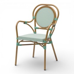 Fauteuil de terrasse au tressage vert et blanc. Fauteuil d'extérieur pour restaurant