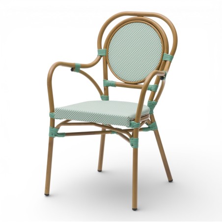 Fauteuil de terrasse au tressage vert et blanc. Fauteuil d'extérieur pour restaurant