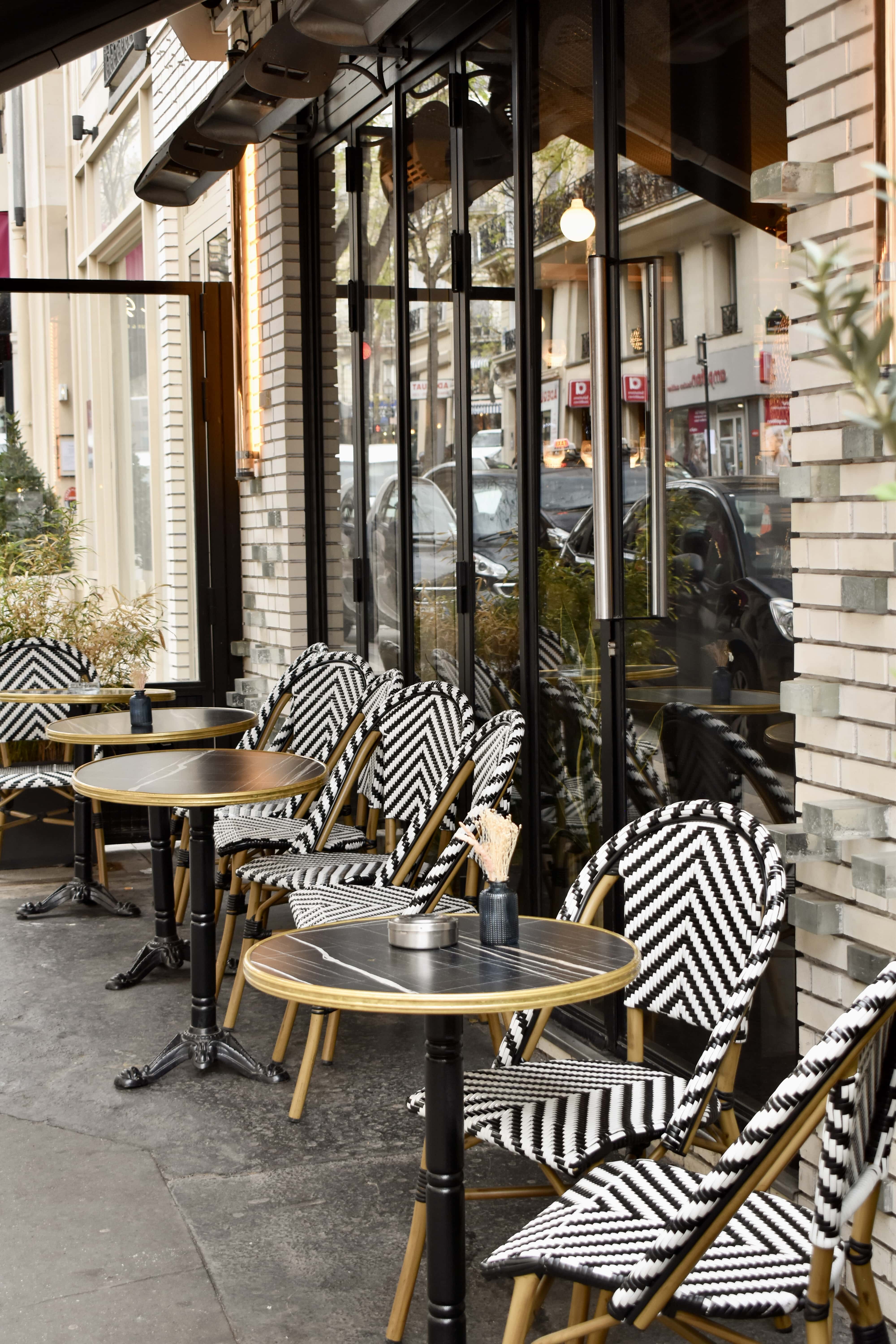 chaise de terrasse rotin restaurant creime paris